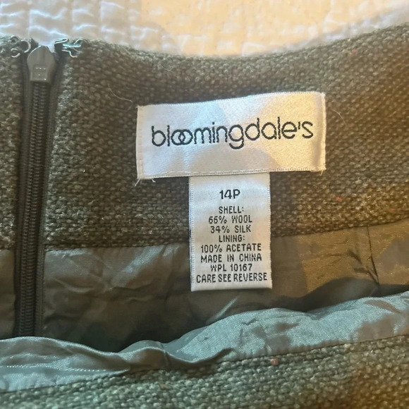 Vintage Bloomingdale’s 100% Wool Skirt - Picture 3 of 6